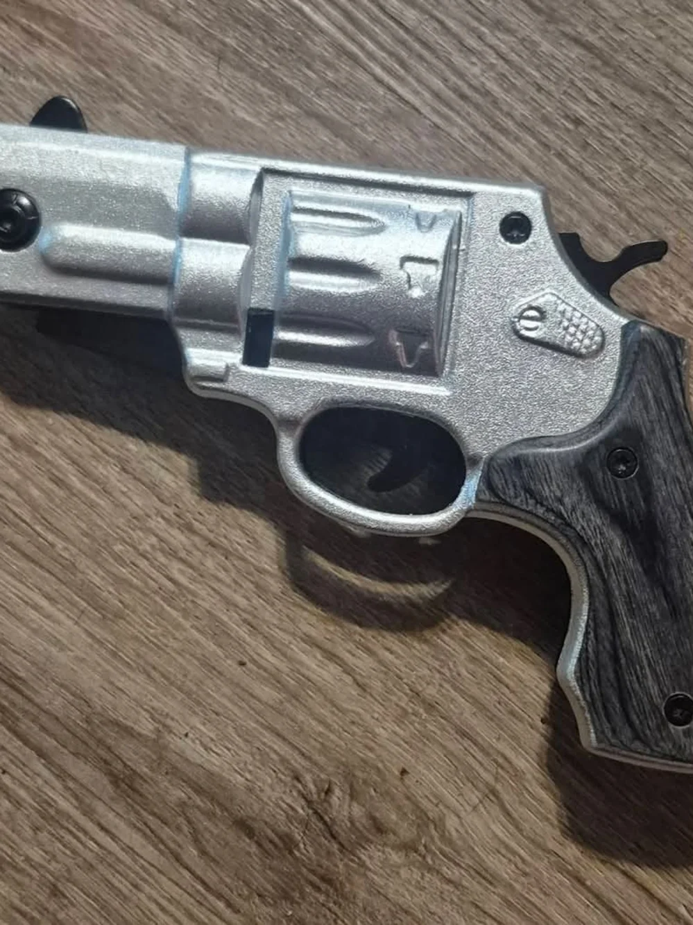 Men's Silver and Black Revolver-Style Belt Accessory